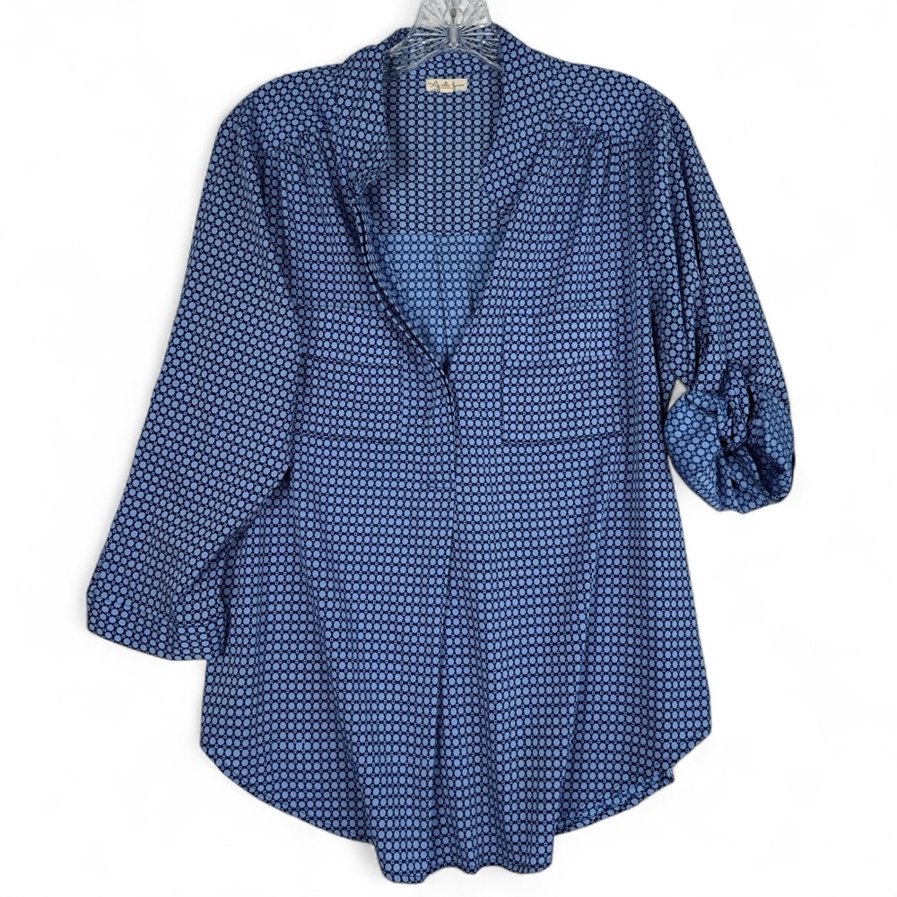 Antilia Femme Blouse Womens Size Medium Blue, 3/4 Roll Tab Sleeves Bust Pockets